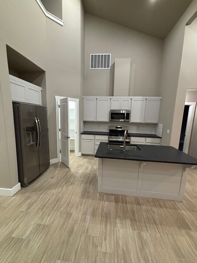 Foto del edificio - 470 Azurite Rd