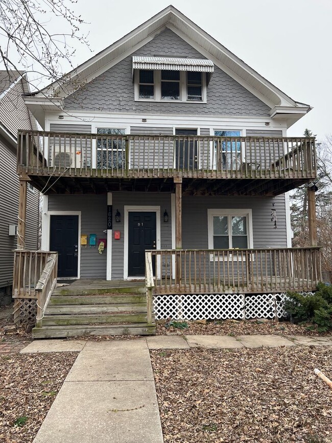 Building Photo - 1620 SW College Ave