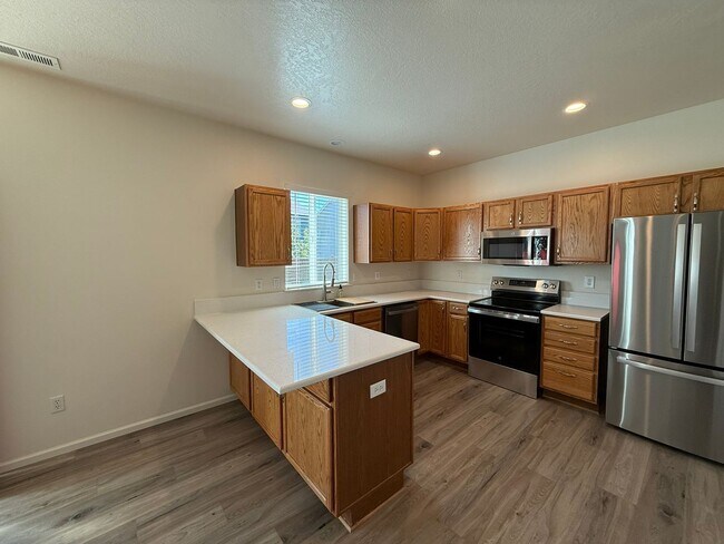 Foto del edificio - Freshly Updated Four Bedroom