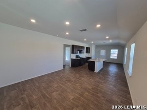 Building Photo - 120 Middle Grn Lp