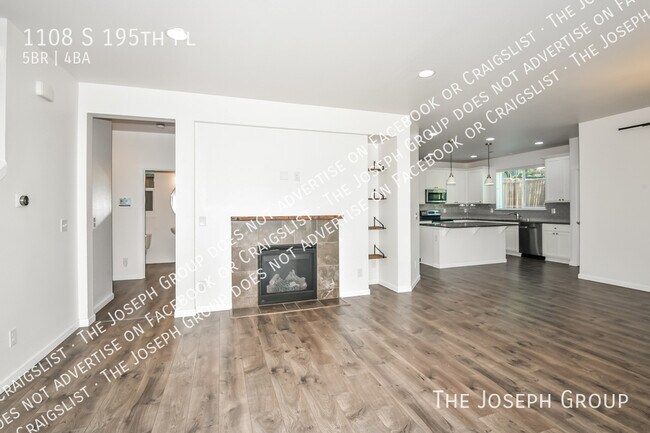 Foto del edificio - 1108 S 195th Pl