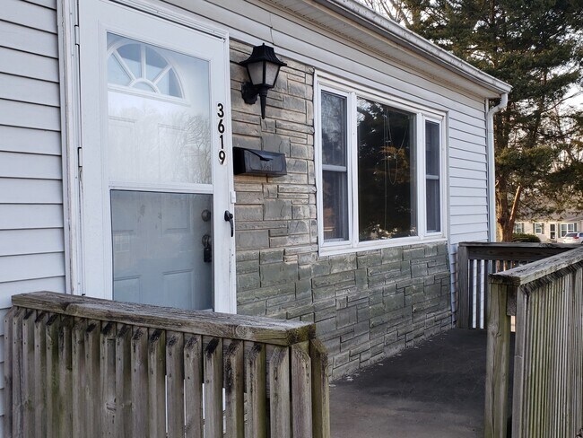 Foto del edificio - Nice 4 Bed 1.5 Bath Home in KCMO-Available...