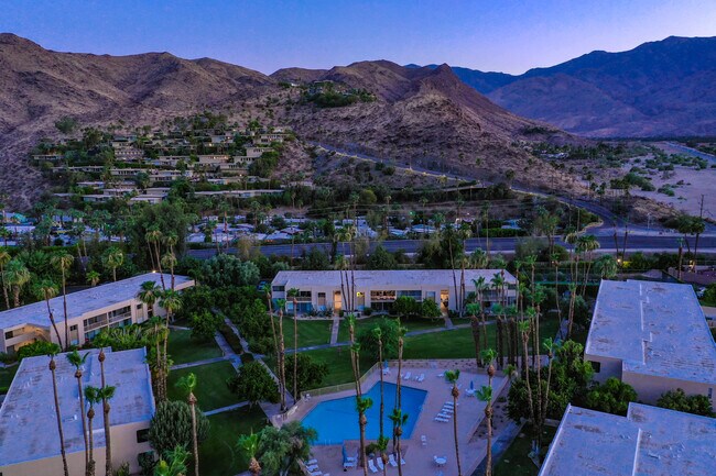 Foto del edificio - 451 Desert Lakes Dr