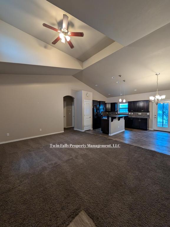 Foto del edificio - 763 Birchwood Rd