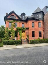 Building Photo - 420 Warren St