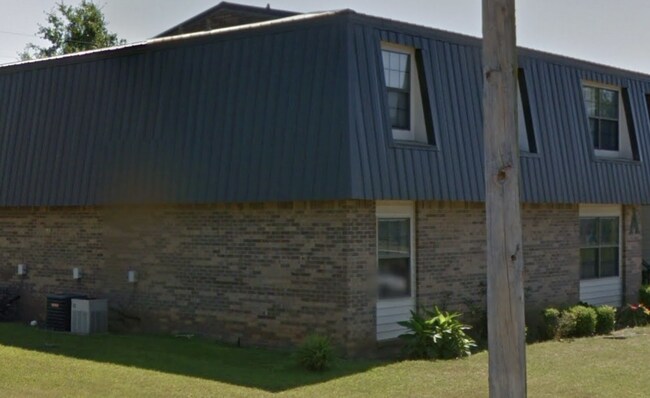 Building Photo - 401 Dogwood-#401 C-9