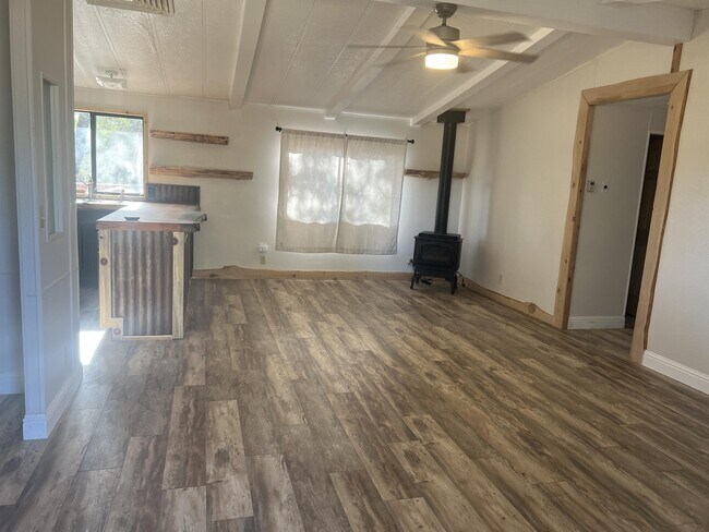 Building Photo - 35606 Wells Rd