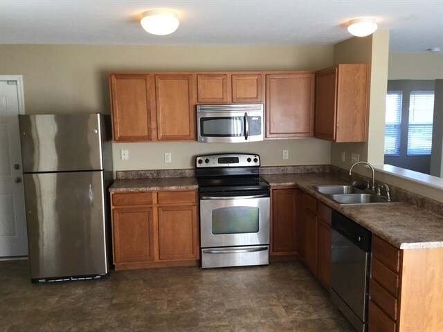 Foto del edificio - 5887 Hayden Dr