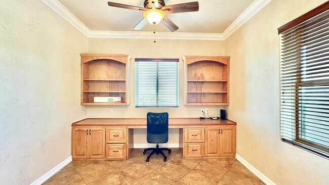 Foto del edificio - Amazing Location & Beautiful Country Livin...