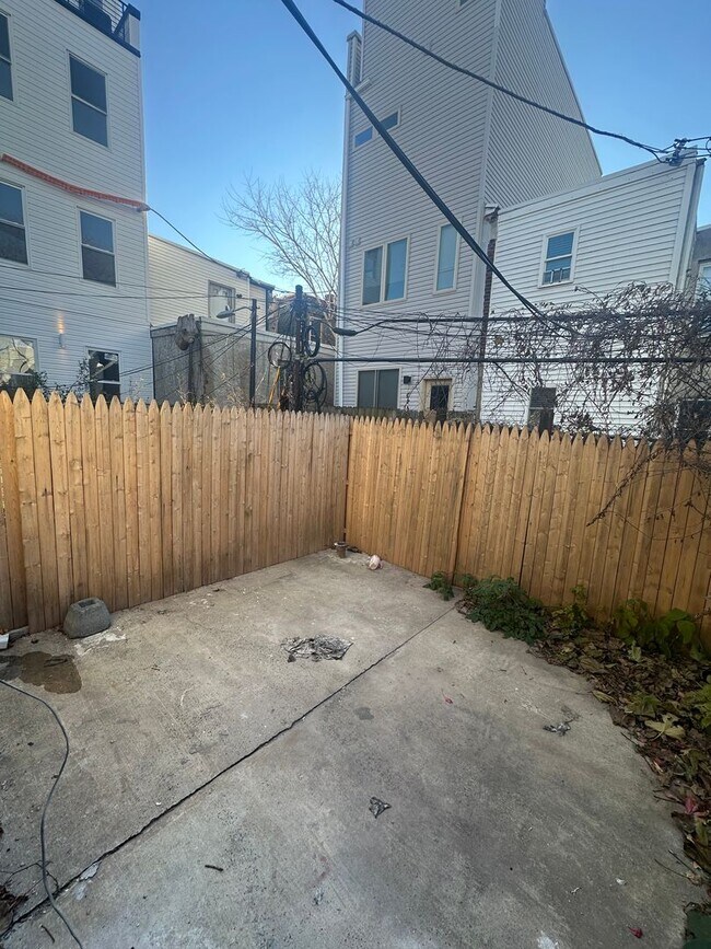 Foto del edificio - 2210 Greenwich St