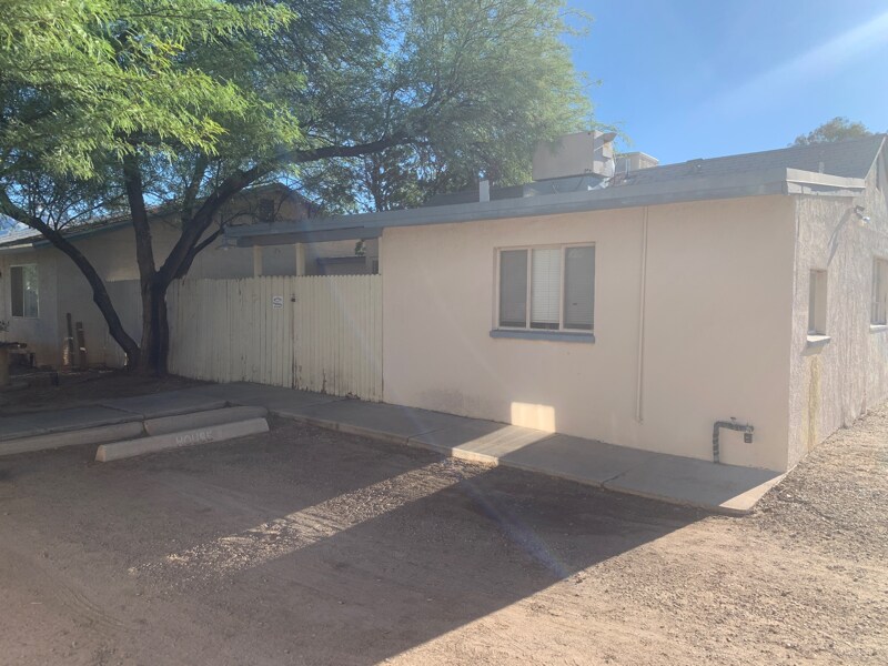 Primary Photo - 2671 N Palo Verde Ave