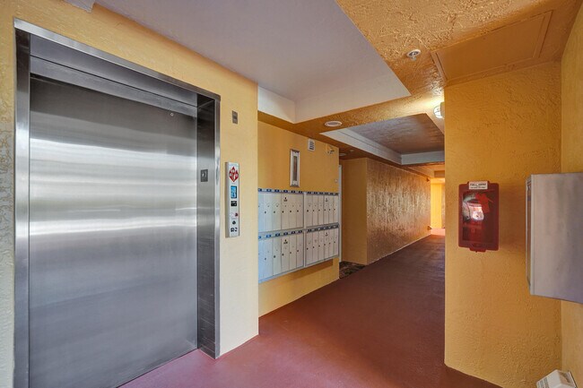 Foto del edificio - 1450 SE 3rd Ave