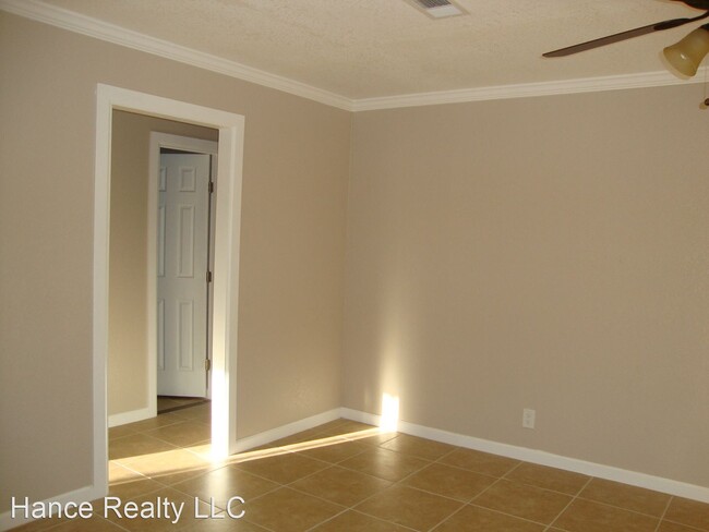Building Photo - 2 br, 1 bath House - 6116-Evers Rd