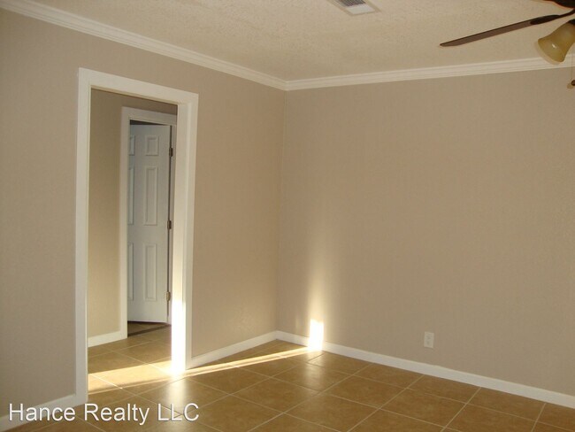 Foto del edificio - 2 br, 1 bath House - 6116-Evers Rd