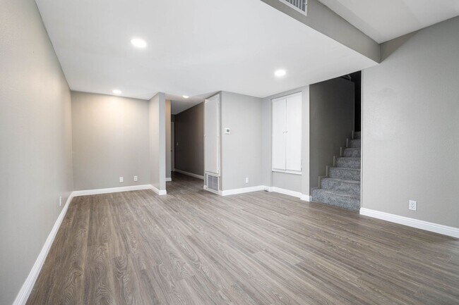 Building Photo - Completely Remodeled 5 Bedroom Home - Ever...