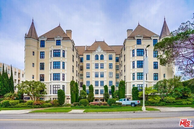 Foto del edificio - 316 N Rossmore Ave
