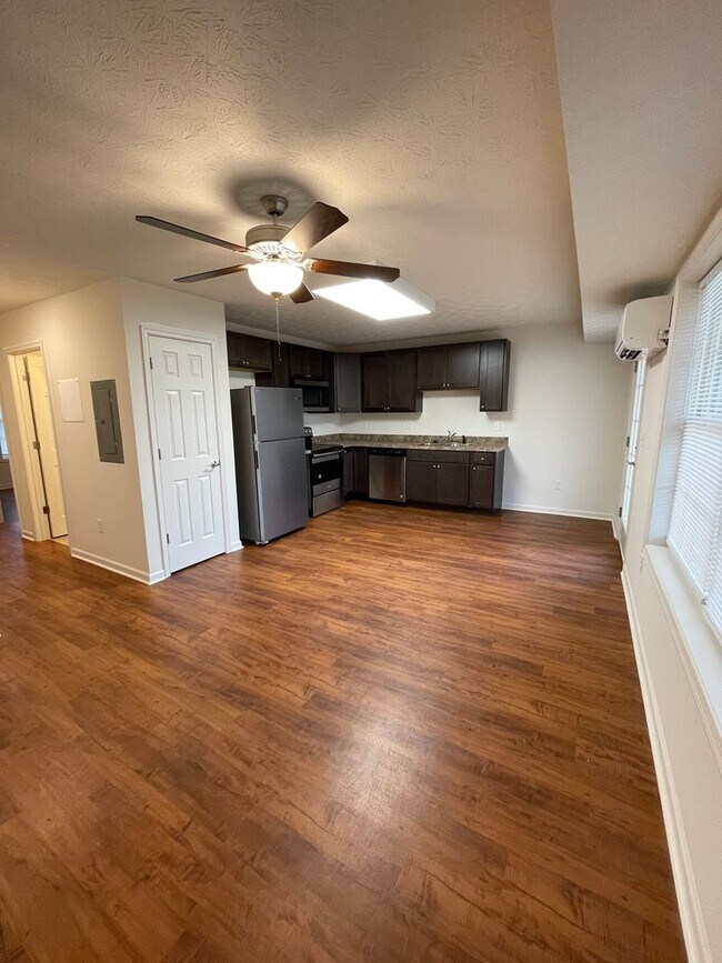 Building Photo - Brand New One Bedroom Garden Apartment