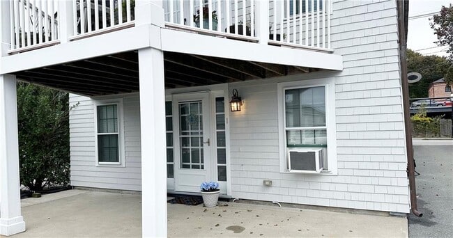 Building Photo - 227 Thames St