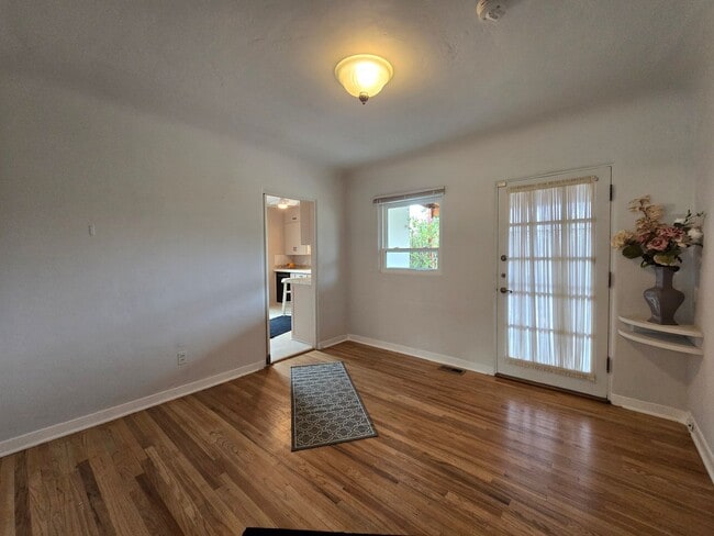 Foto del edificio - 1304 Galisteo Pkwy
