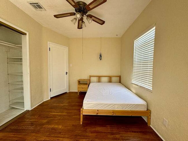 Foto del edificio - 1350 N Fairview Ave