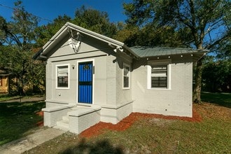 Building Photo - 1603 E 13th St
