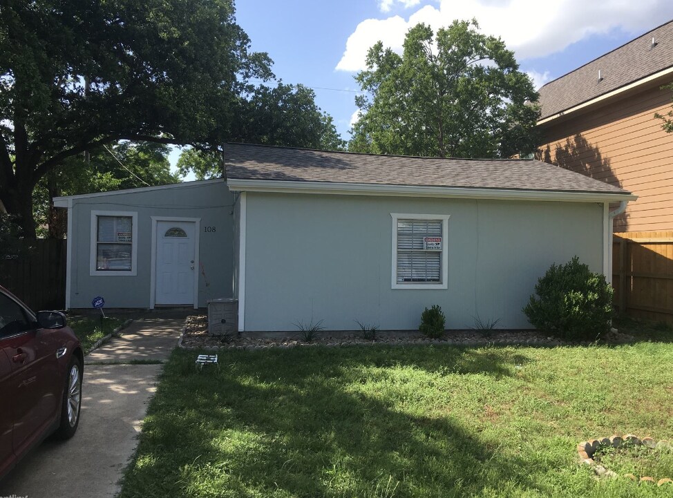Primary Photo - 108 Waverly Dr
