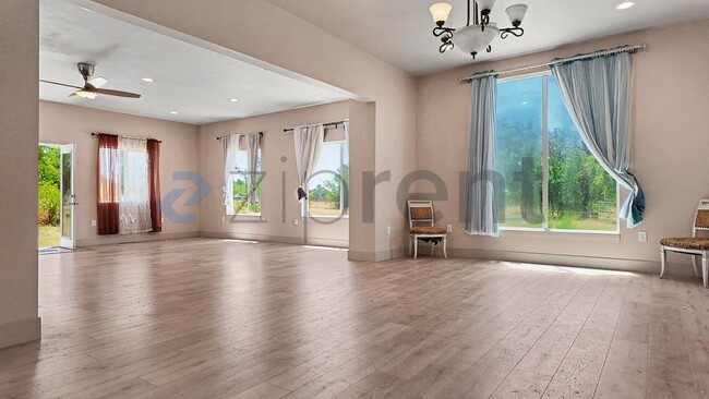 Foto del edificio - Unit Main house