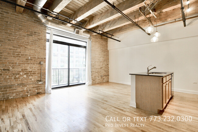 Foto del edificio - Exposed Brick & Timber -- West Loop 1 Bed ...