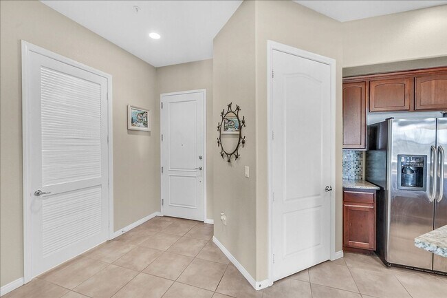 Foto del edificio - Partially Furnished 2 Bedroom 2 Bathroom Luxury Condo!