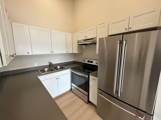 Photo - 3801 Beach Dr SW Apartment