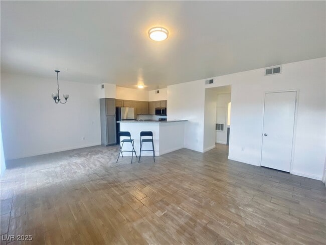 Building Photo - 5415 W Harmon Ave