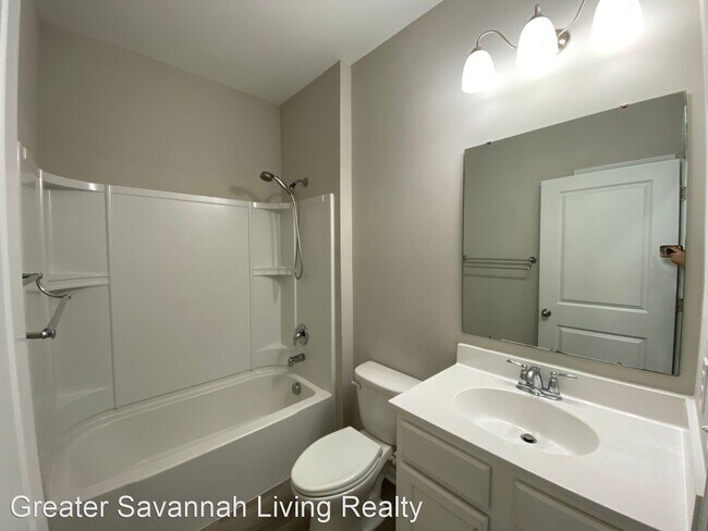 Foto del edificio - 3 br, 2 bath House - 10 Dispatch Rd