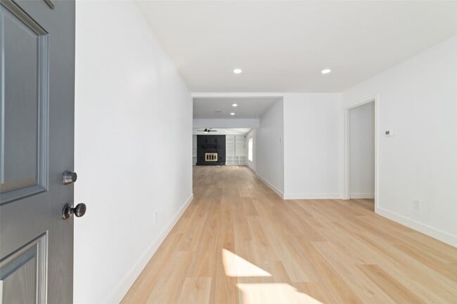 Building Photo - 419 Bellmar Dr