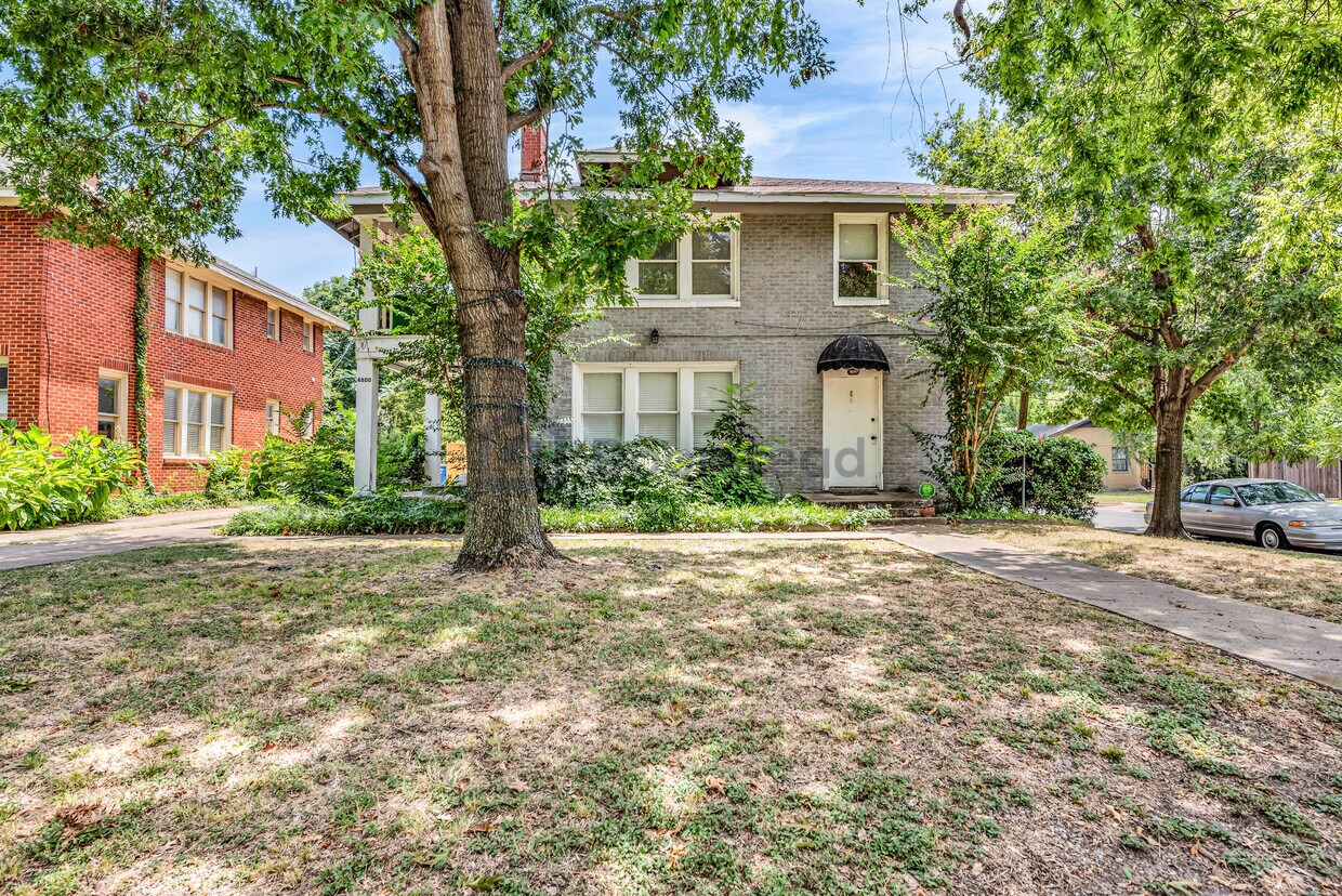 Foto principal - 4800 Tremont St