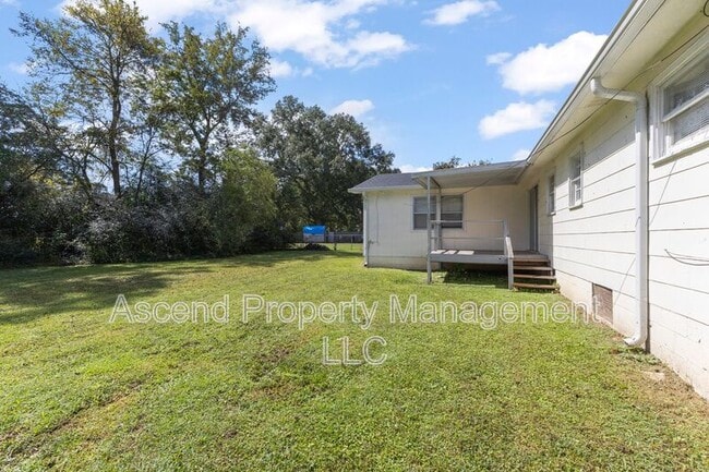 Photo - 5018 Golfview Dr House