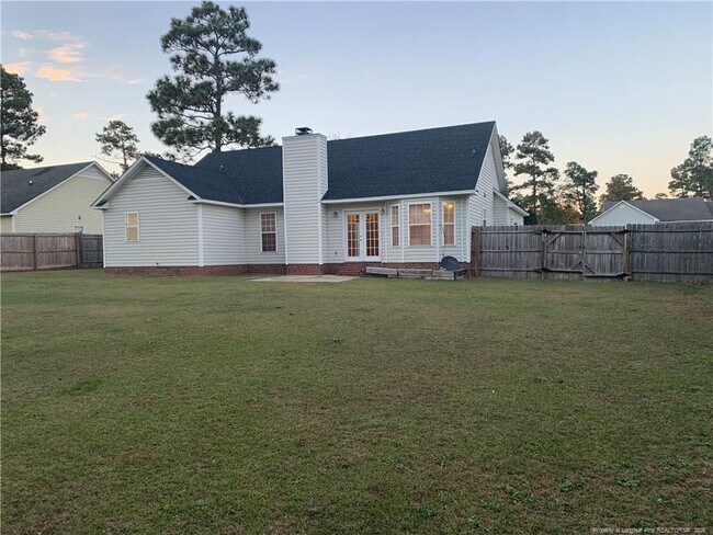 Foto del edificio - 1549 Clan Campbell Dr