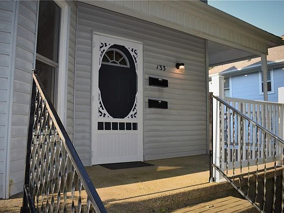 Building Photo - 133 Oakwood Ave