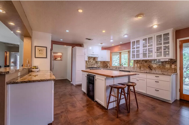 Foto del edificio - 7259 White Oak Ln