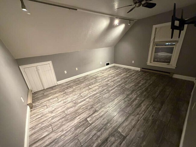 Foto del edificio - 8 Central St