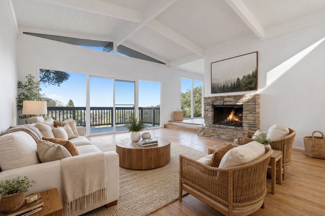 Building Photo - 16 Echo Ln