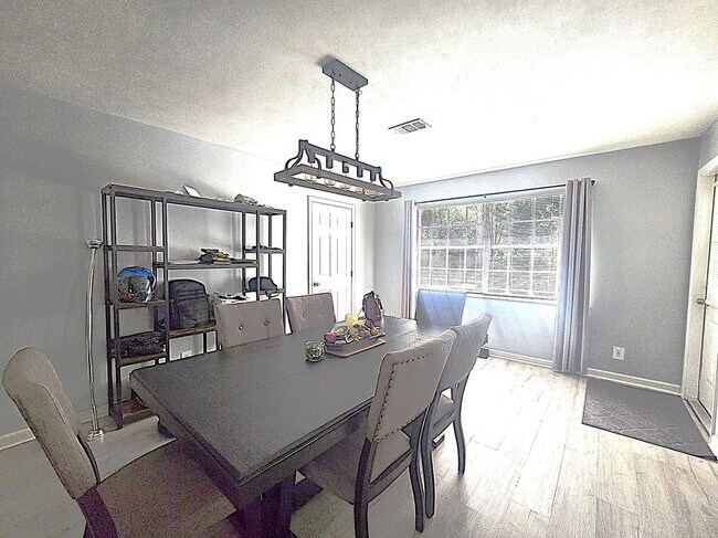 Foto del edificio - 3437 Lenczyk Dr W