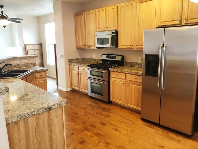 Foto del edificio - Fantastic Downtown Townhome