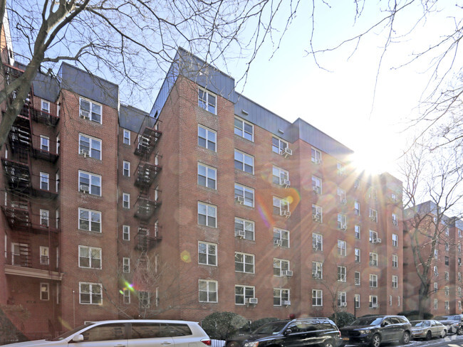 Building Photo - Donner Gardens