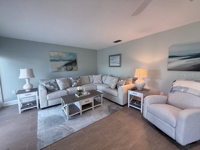 Foto del edificio - 143 Whispering Sands Dr