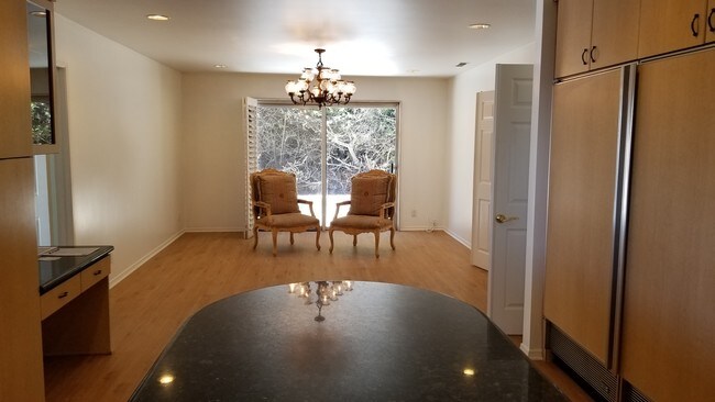 Área de desayuno - 9031 Alto Cedro Dr