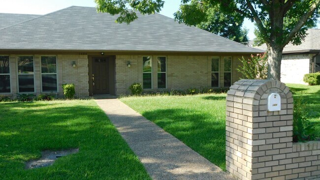 Building Photo - South Tyler! 4 Bedroom, 2 Bath Home w/Office!