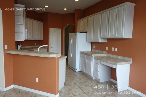 Foto del edificio - 4847 Sanctuary Grove