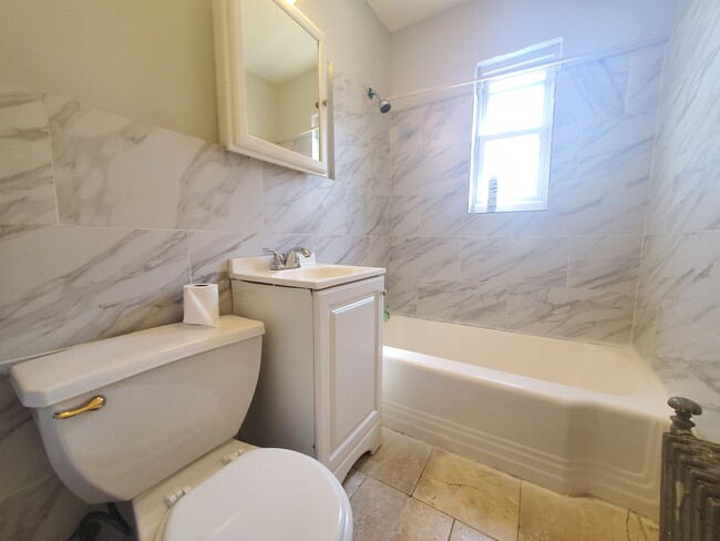 70 Crawford St 7 - 71 Crawford St
