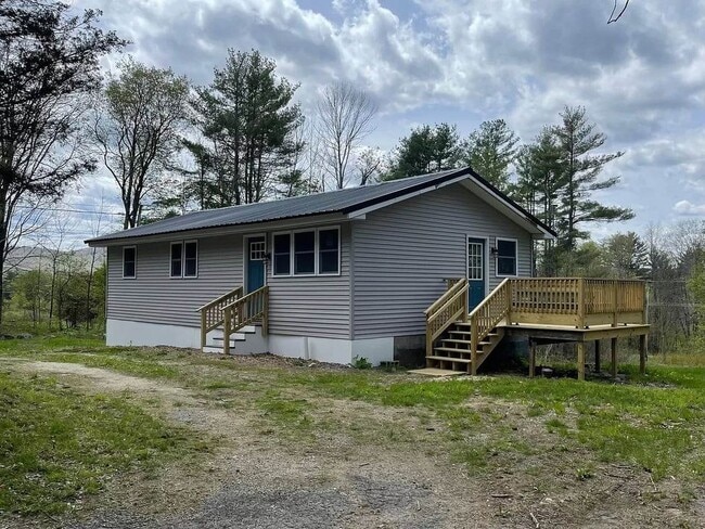 Building Photo - 127 Holbrook Ave