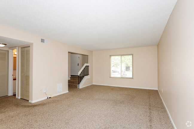 2BR , 1,5BA - 1,174 SF - Evergreen - Chimneys of Oak Creek Apartments